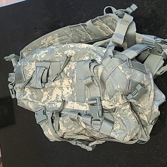 US Military Molle II Lightweight Load-Carrying Equipment Assault Pack - Picture 9 of 17